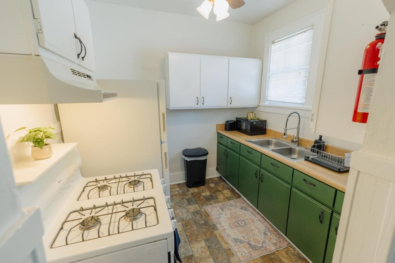 فيلا Historic Revival King Bed Midtown Memphis 70 Fast Wifi Free Parking Yes Pets المظهر الخارجي الصورة